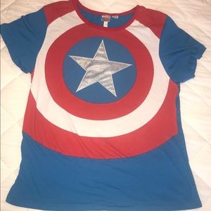 Captain American woman’s T-shirt. Size XXL